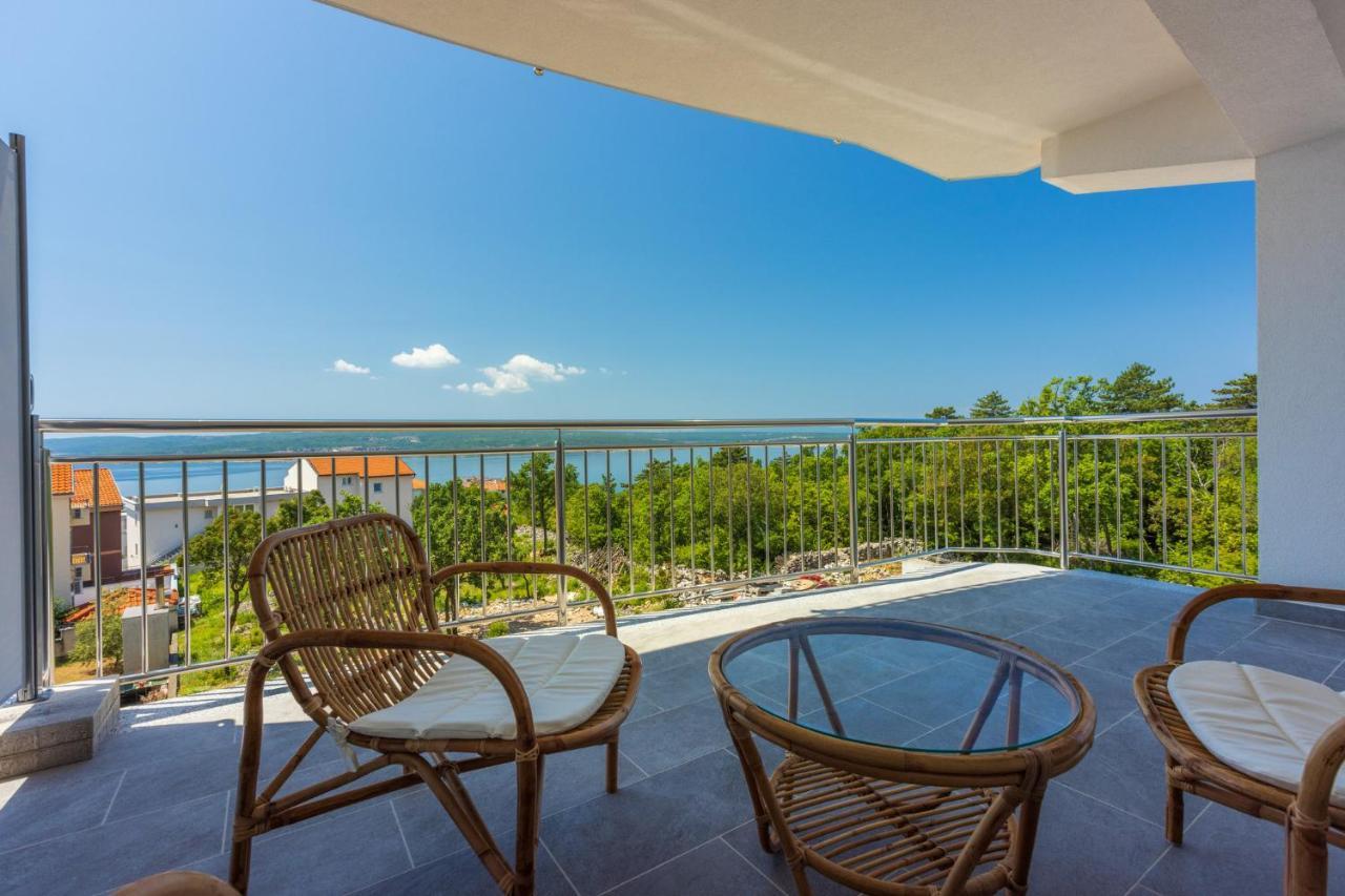Apartments Sunshine E Crikvenica Bagian luar foto