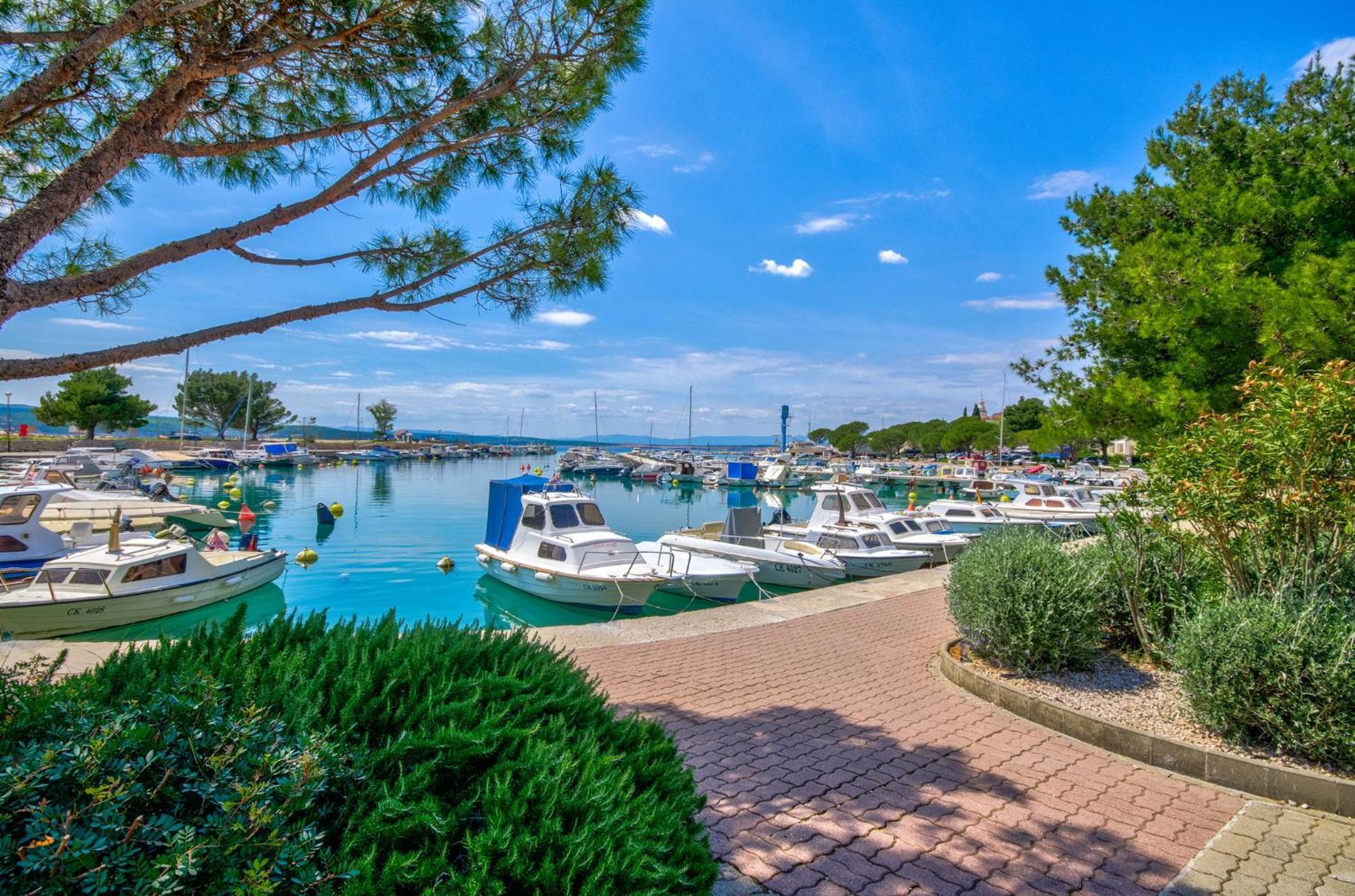 Apartments Sunshine E Crikvenica Bagian luar foto