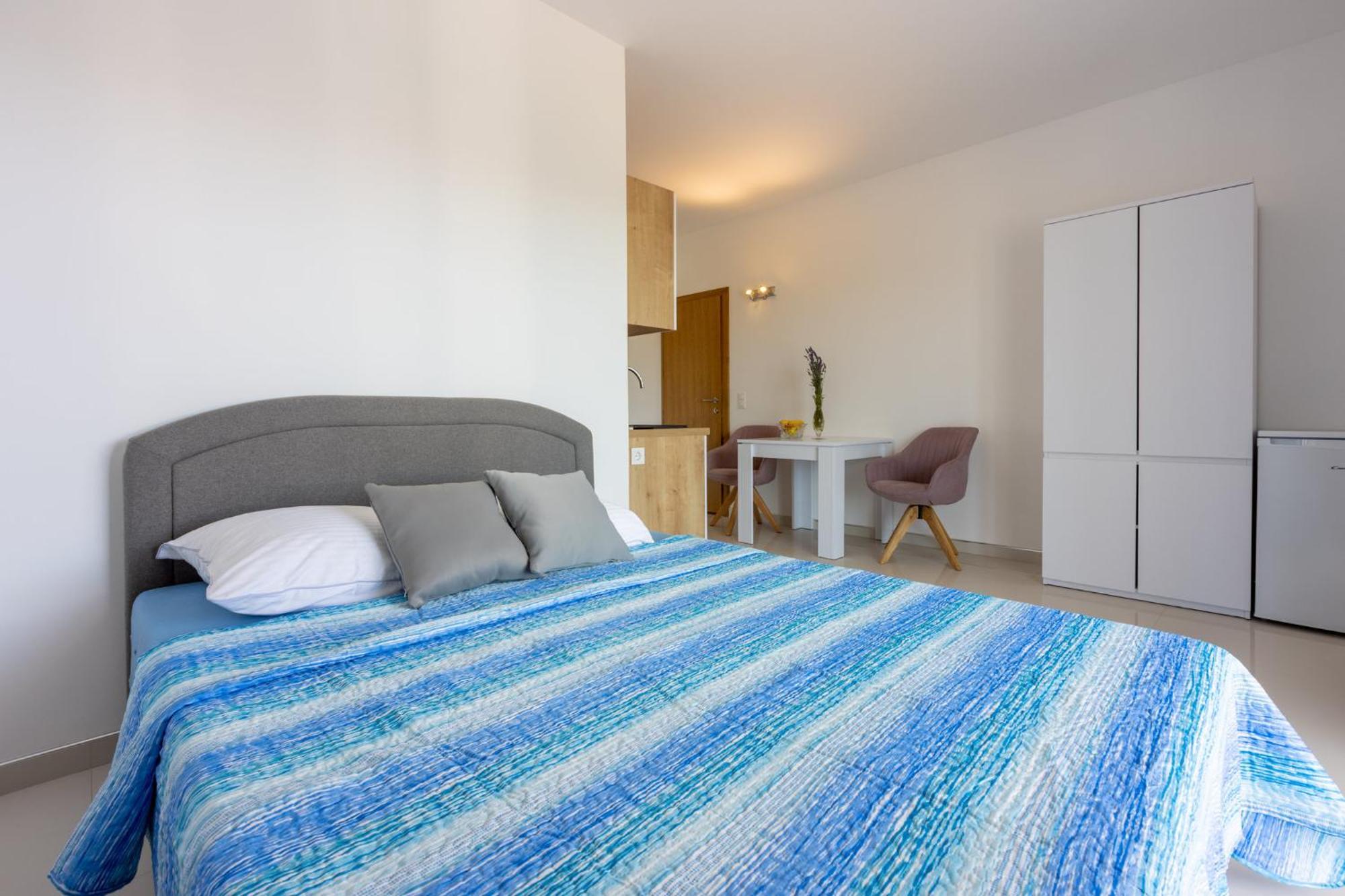 Apartments Sunshine E Crikvenica Bagian luar foto