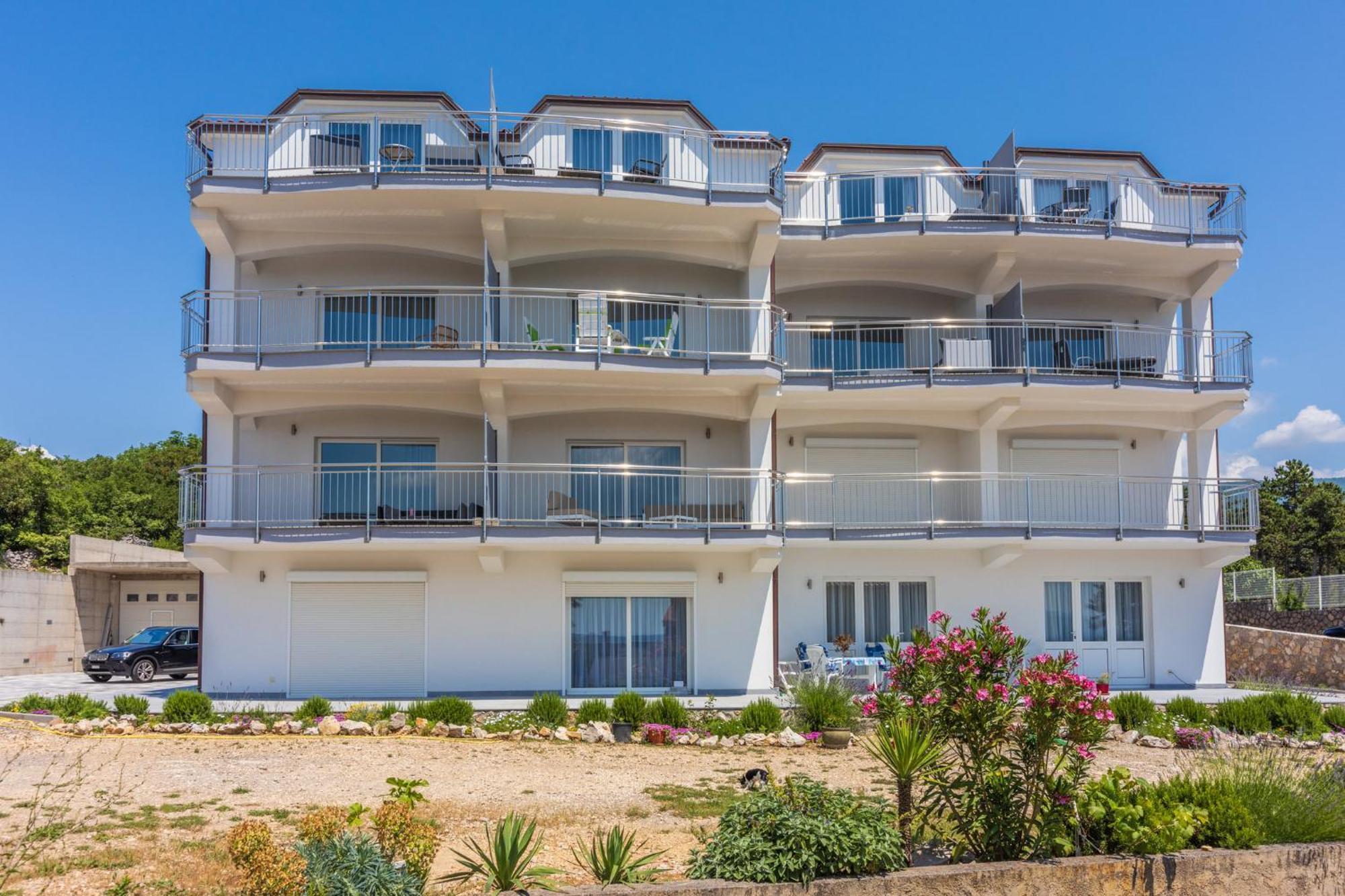 Apartments Sunshine E Crikvenica Bagian luar foto