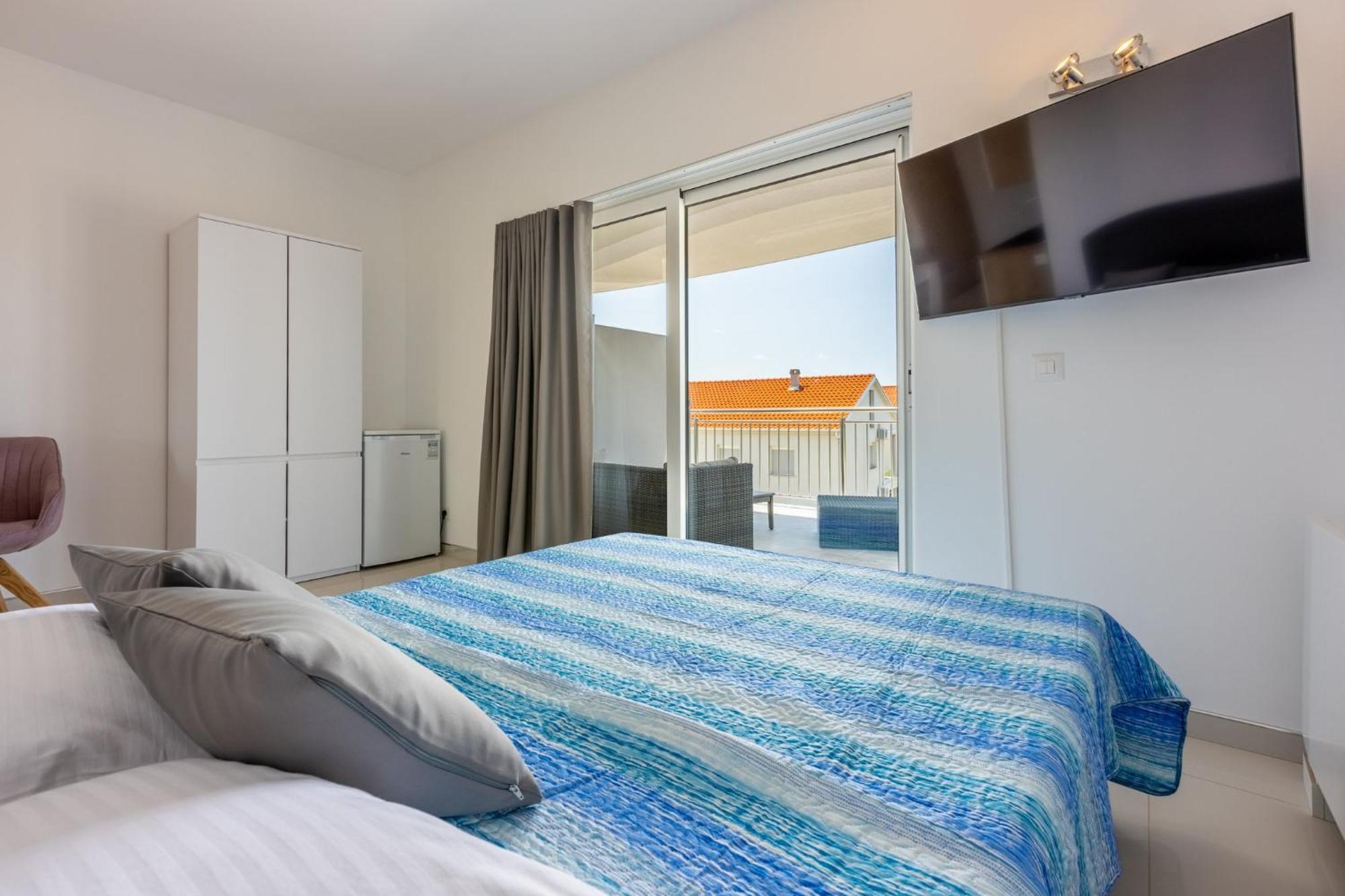 Apartments Sunshine E Crikvenica Bagian luar foto