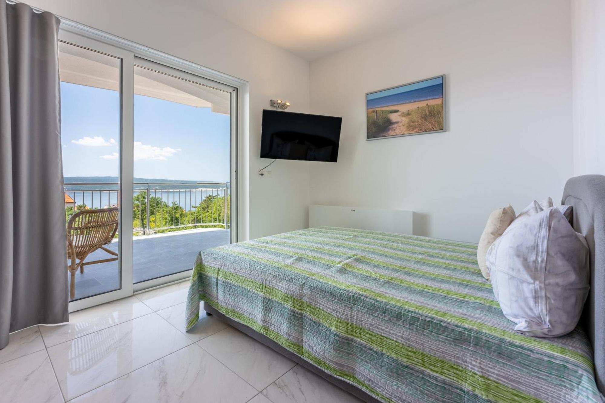 Apartments Sunshine E Crikvenica Bagian luar foto