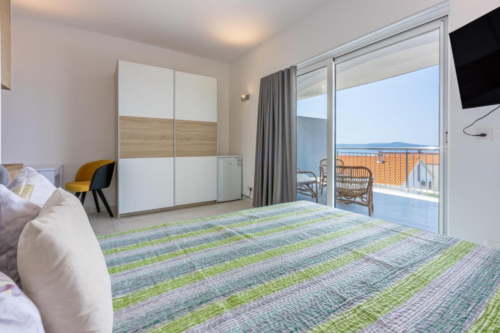 Apartments Sunshine E Crikvenica Bagian luar foto