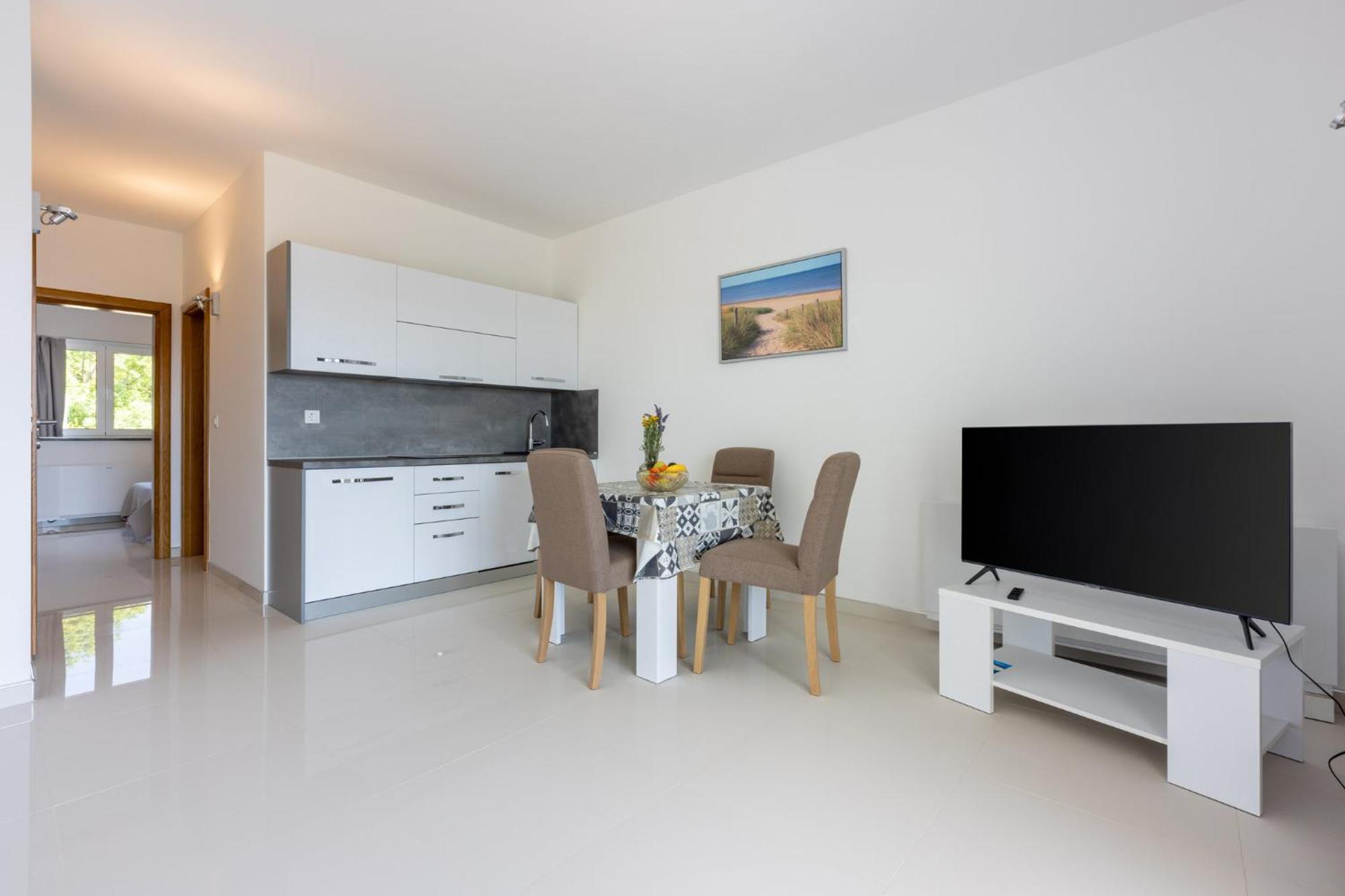 Apartments Sunshine E Crikvenica Bagian luar foto