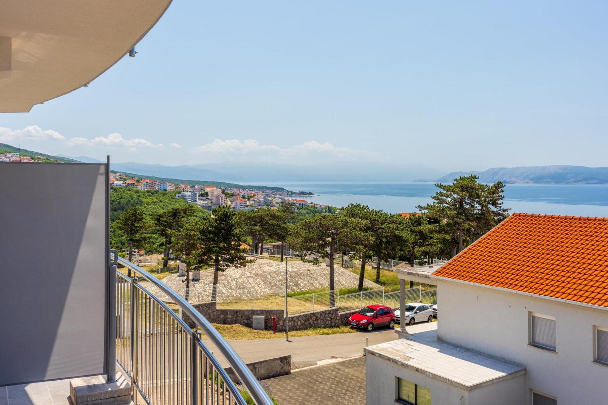 Apartments Sunshine E Crikvenica Bagian luar foto