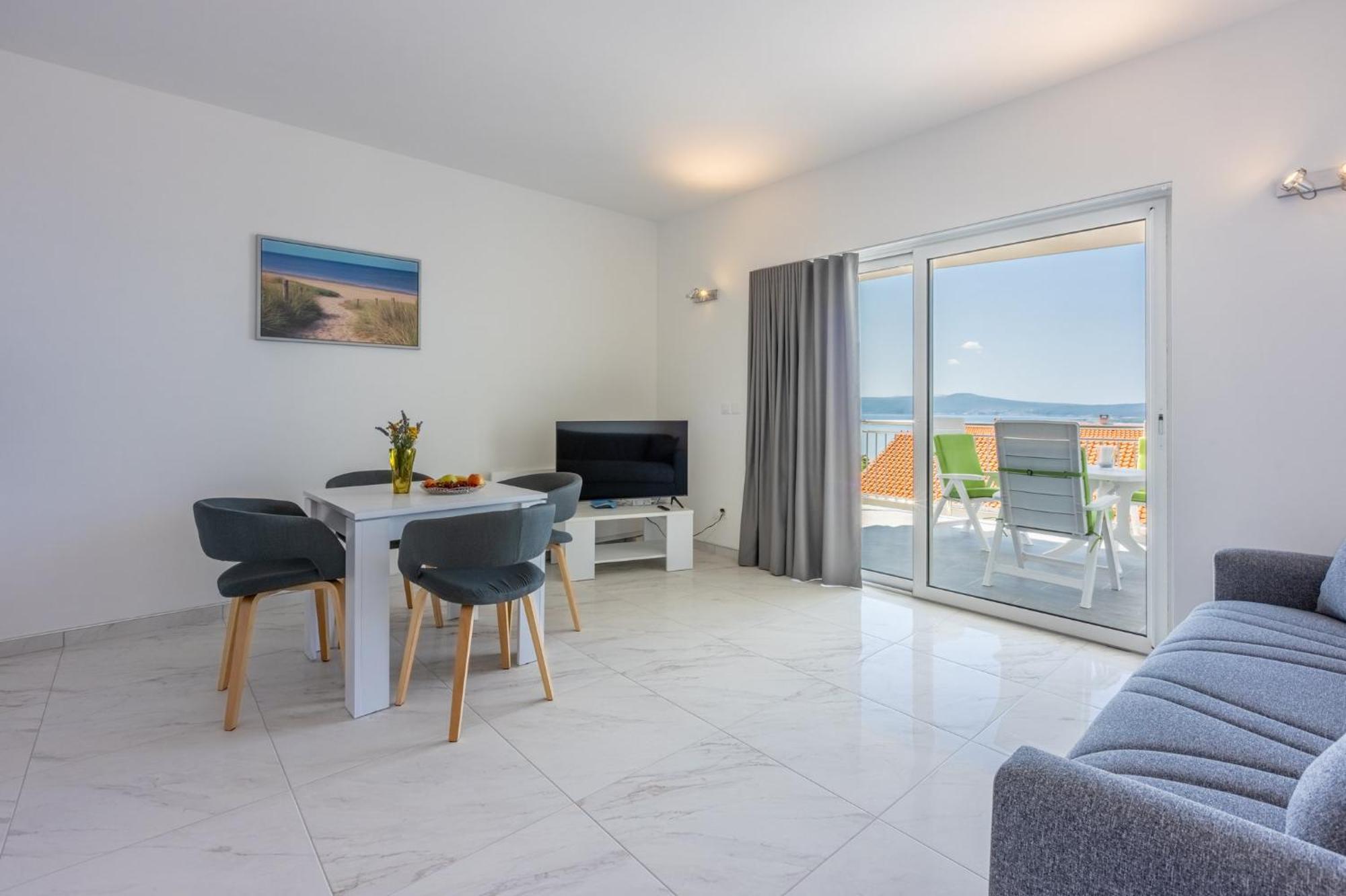 Apartments Sunshine E Crikvenica Bagian luar foto