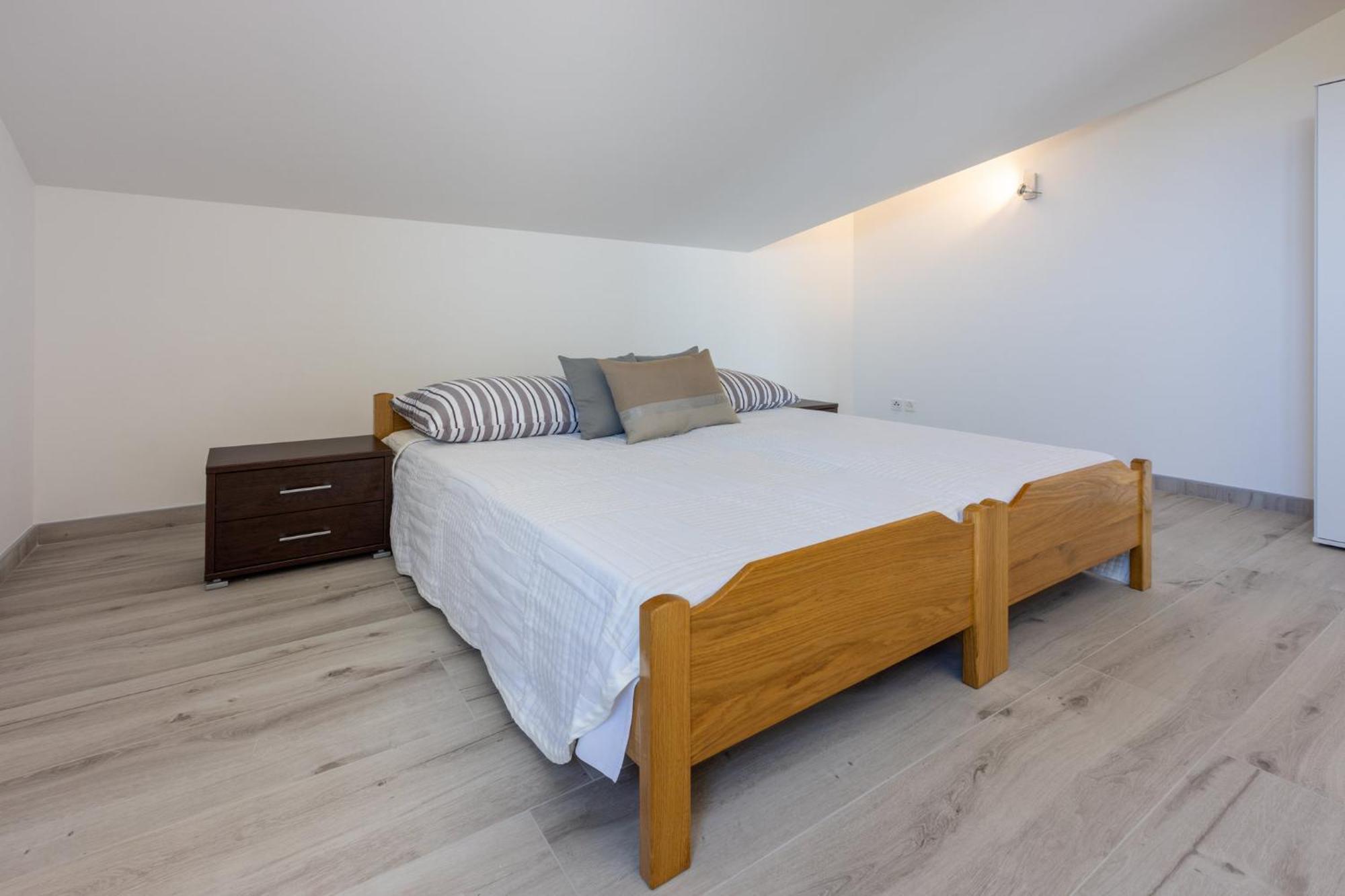 Apartments Sunshine E Crikvenica Bagian luar foto