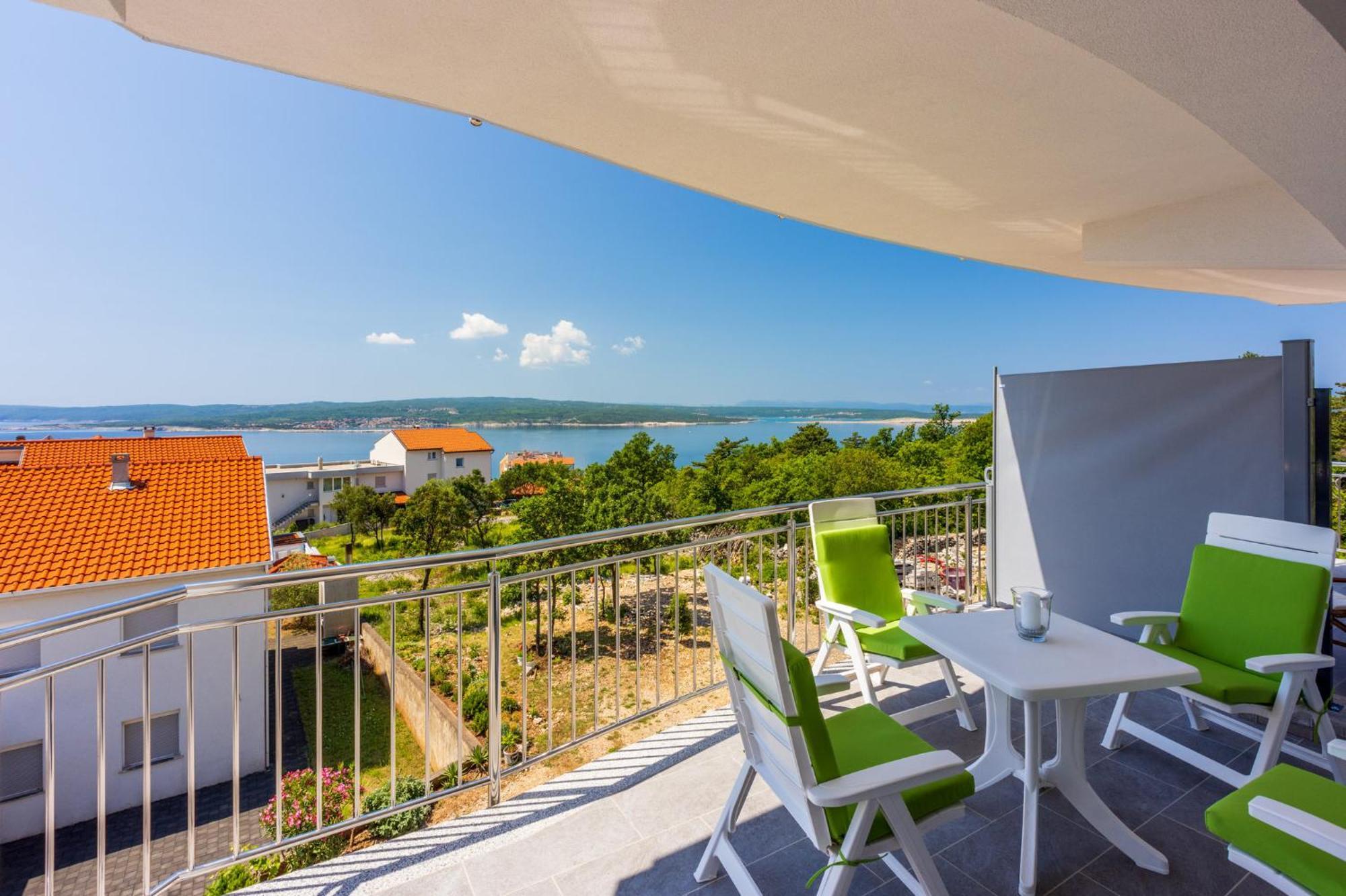 Apartments Sunshine E Crikvenica Bagian luar foto
