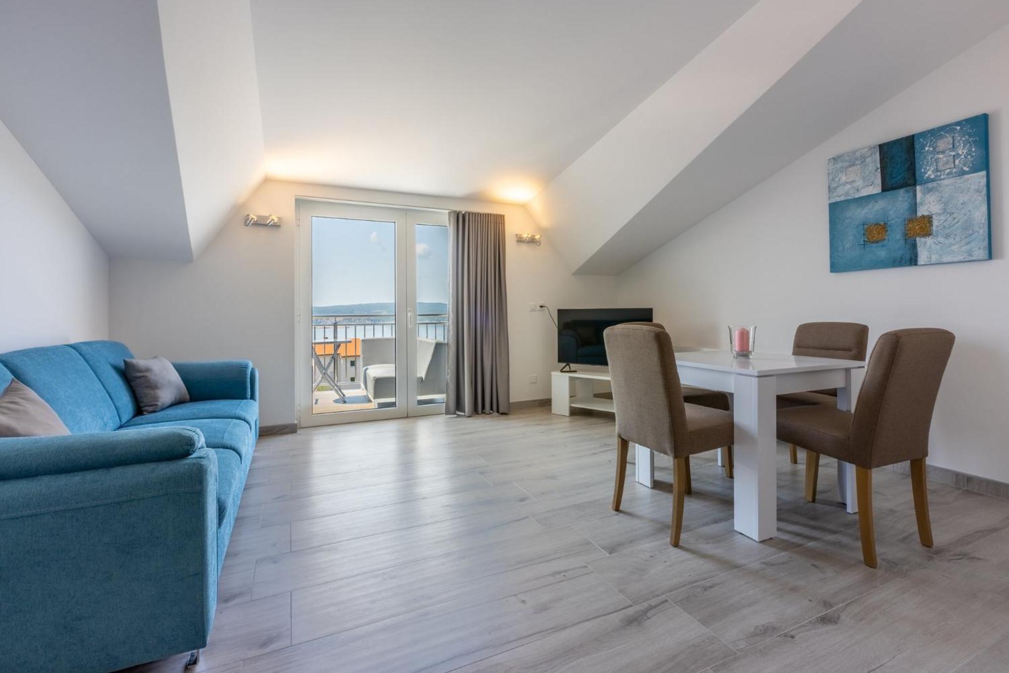 Apartments Sunshine E Crikvenica Bagian luar foto