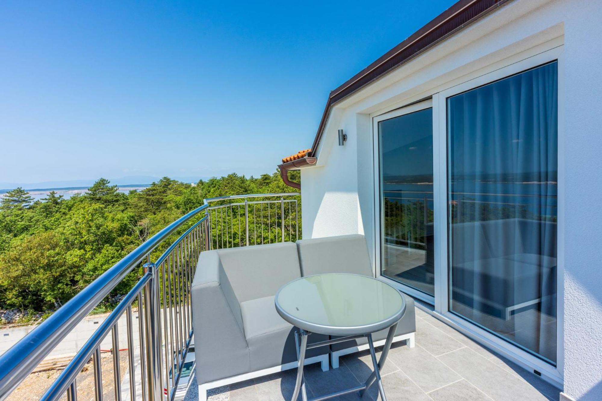 Apartments Sunshine E Crikvenica Bagian luar foto