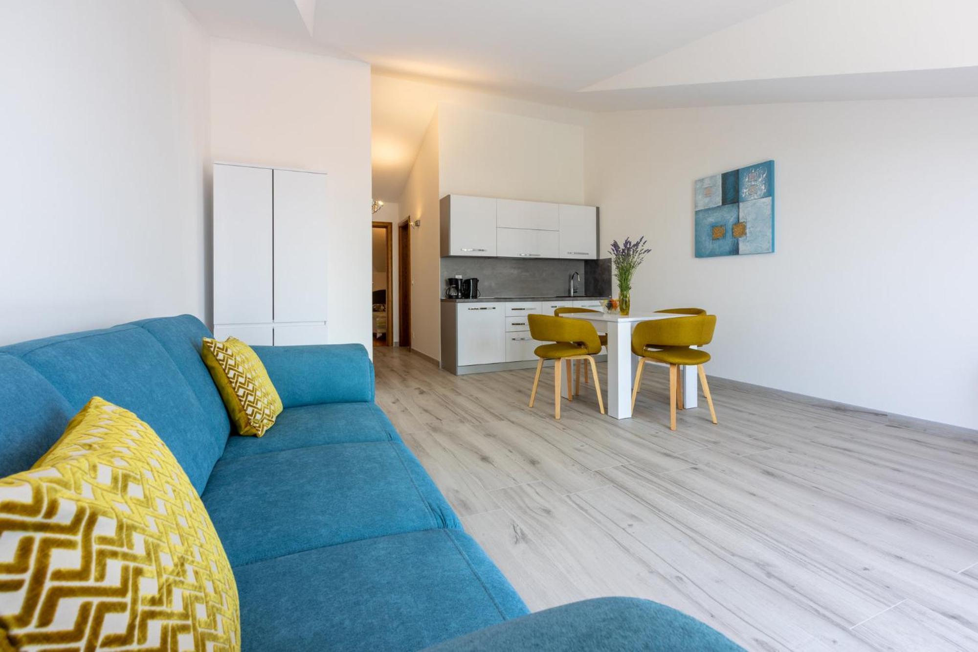 Apartments Sunshine E Crikvenica Bagian luar foto