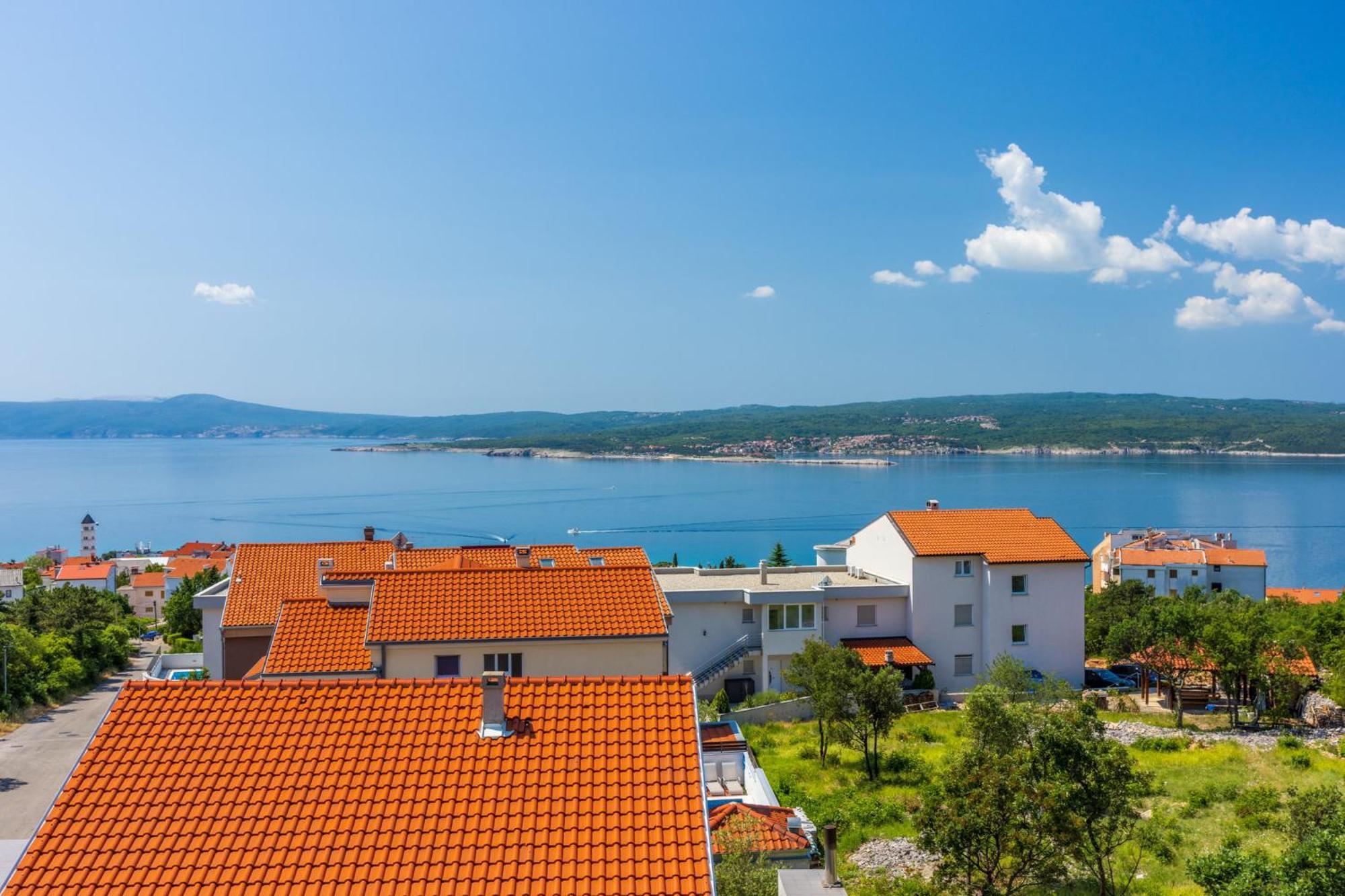 Apartments Sunshine E Crikvenica Bagian luar foto