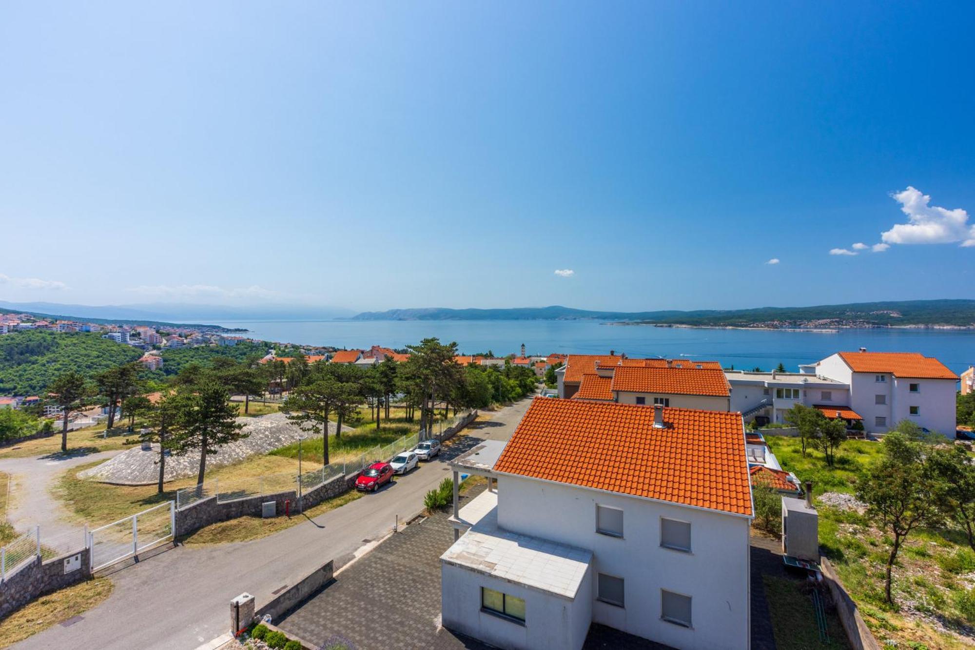 Apartments Sunshine E Crikvenica Bagian luar foto