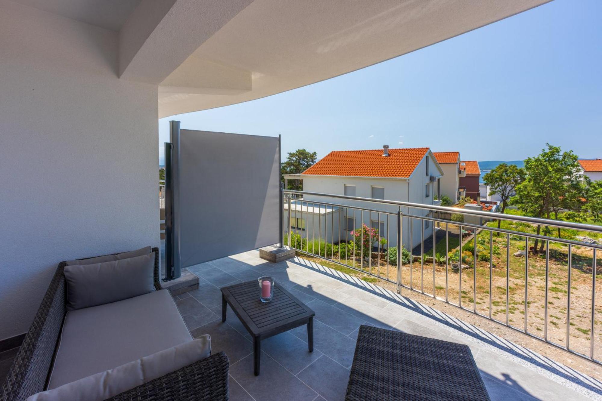 Apartments Sunshine E Crikvenica Bagian luar foto