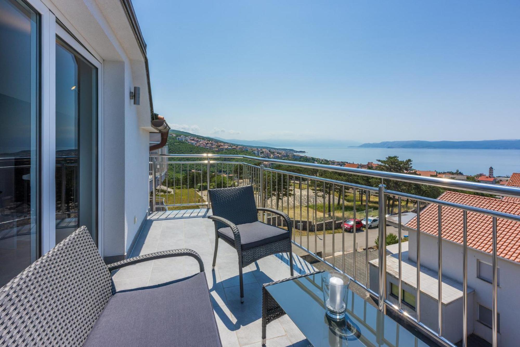 Apartments Sunshine E Crikvenica Bagian luar foto