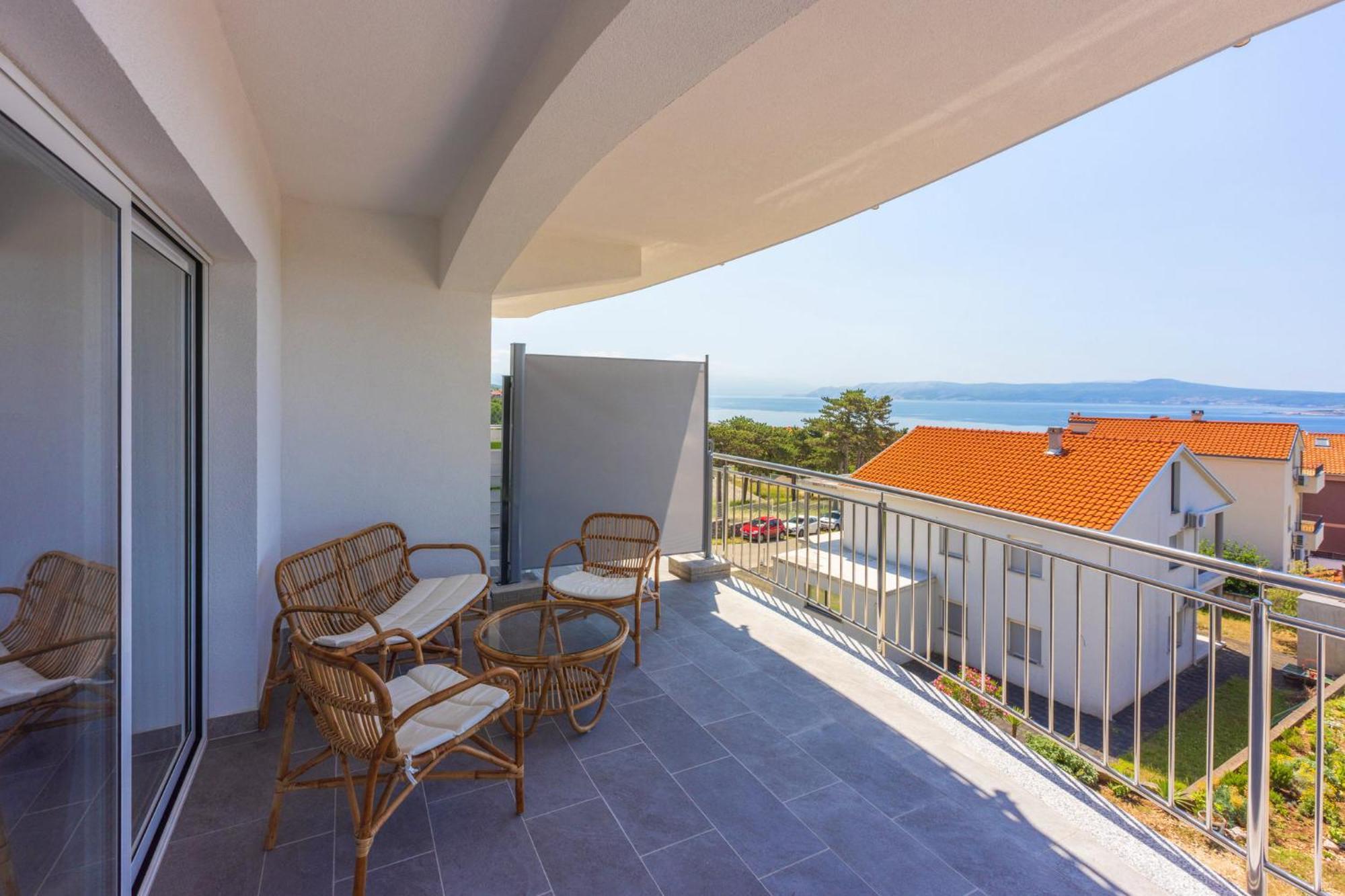 Apartments Sunshine E Crikvenica Bagian luar foto